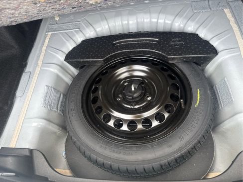 Used 2024 Chevrolet Malibu LT image 35