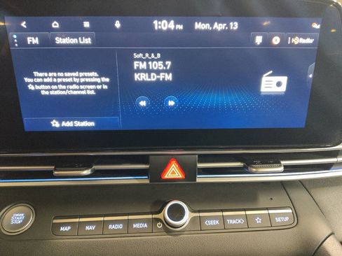 Used 2025 Hyundai Elantra SEL FWD image 25
