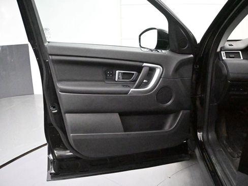 Used 2017 Land Rover Discovery Sport HSE image 11
