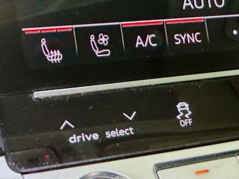 Used 2019 Audi e-tron Premium Plus image 21