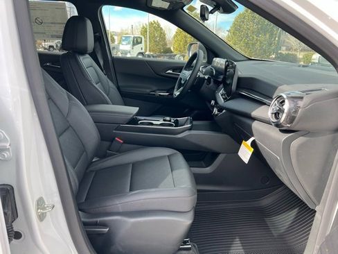 New 2026 Chevrolet Equinox LT w/ Convenience Package II image 21