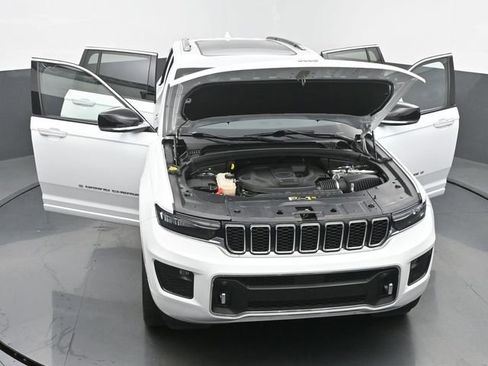 Used 2023 Jeep Grand Cherokee Overland AWD/4WD image 62