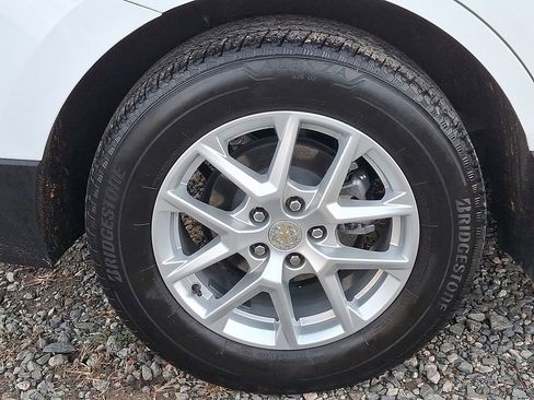 Used 2023 Chevrolet Equinox LT image 34