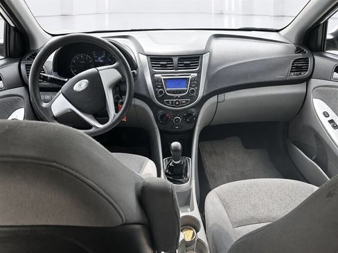 Used 2012 Hyundai Accent GS FWD image 7