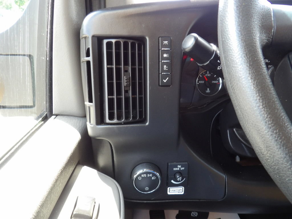 Used 2017 GMC Savana 3500 Extended RWD image 19