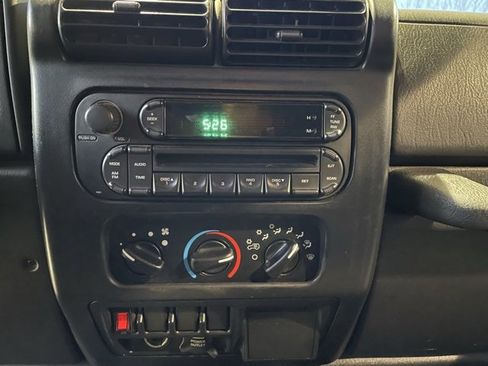 Used 2006 Jeep Wrangler X image 16