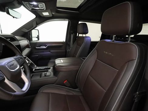 Used 2024 GMC Sierra 2500 Denali w/ Denali Reserve Package image 12