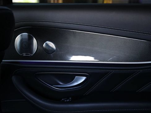 Used 2018 Mercedes-Benz E 63 AMG S image 35