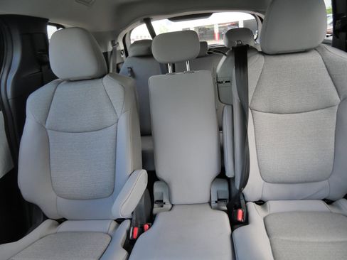 Certified 2026 Toyota Sienna LE FWD image 14