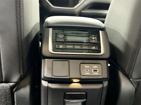 New 2026 Subaru Ascent Limited image 25