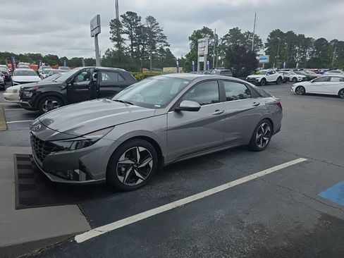 Used 2023 Hyundai Elantra Limited FWD image 1