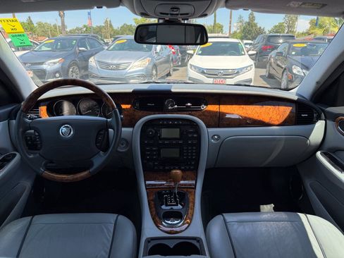 Used 2008 Jaguar XJ8 RWD image 15