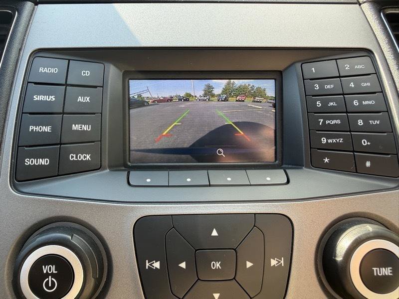 Used 2017 Ford Taurus SE FWD image 18