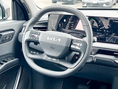 New 2026 Kia EV9 Wind image 15
