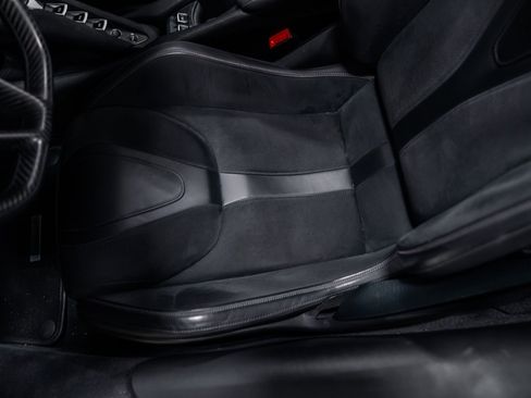 Used 2019 McLaren 720S Performance RWD image 17
