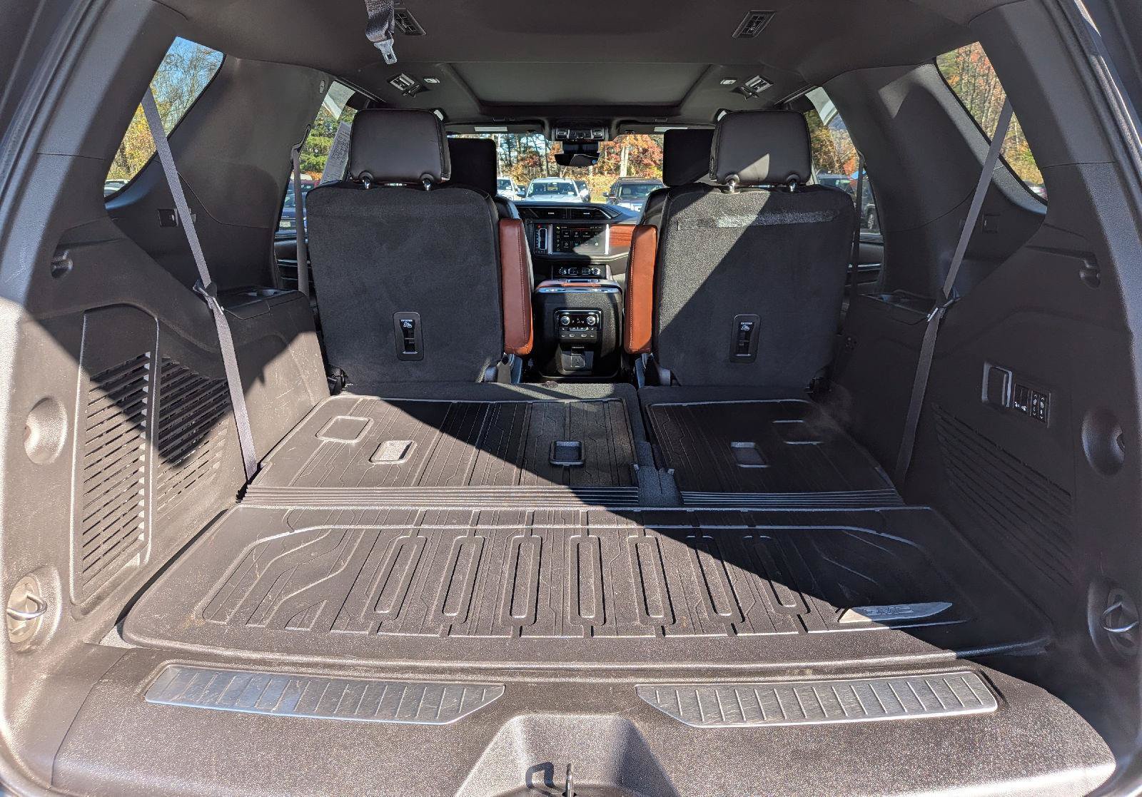 Certified 2023 GMC Yukon Denali Ultimate AWD/4WD image 10