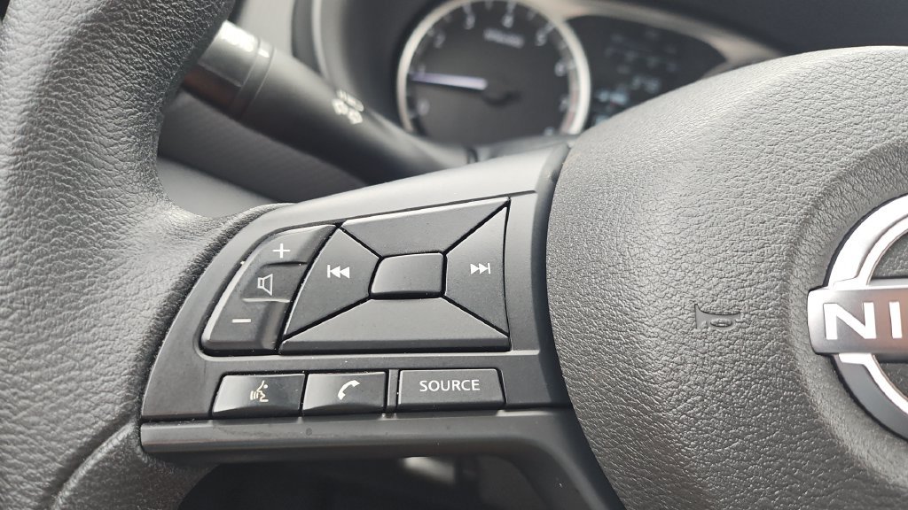 Certified 2025 Nissan Kicks Play S FWD image 9