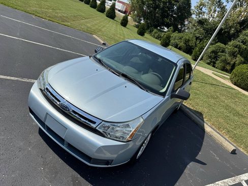 Used 2009 Ford Focus SE FWD image 14