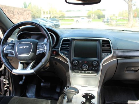 Used 2014 Jeep Grand Cherokee SRT8 w/ Luxury Group II AWD/4WD image 24