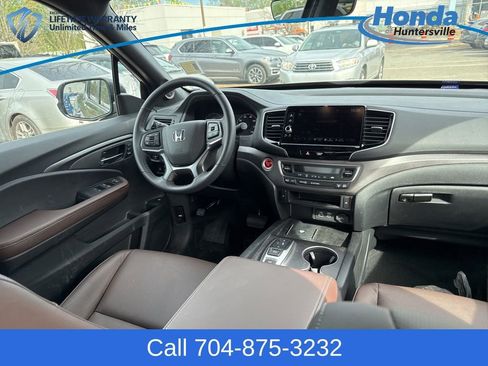 Used 2025 Honda Ridgeline RTL image 13