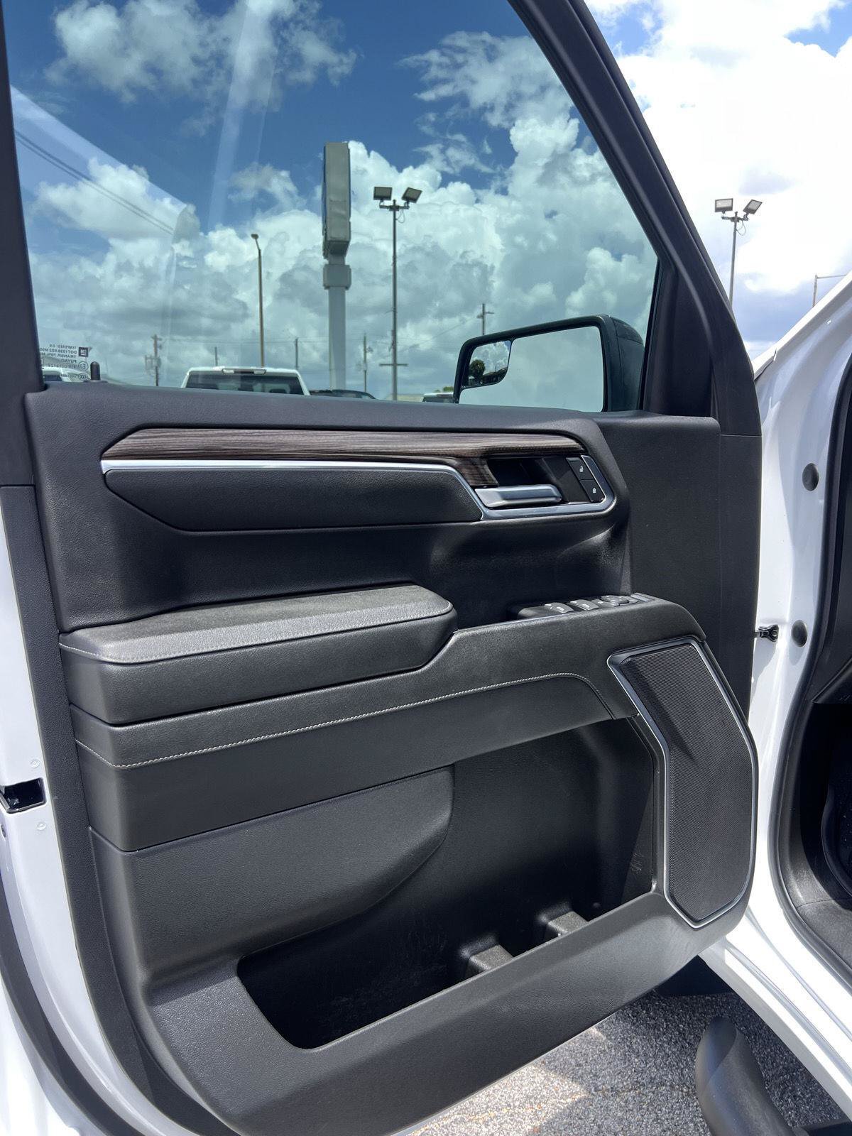 Used 2023 Chevrolet Silverado 1500 RST AWD/4WD image 12