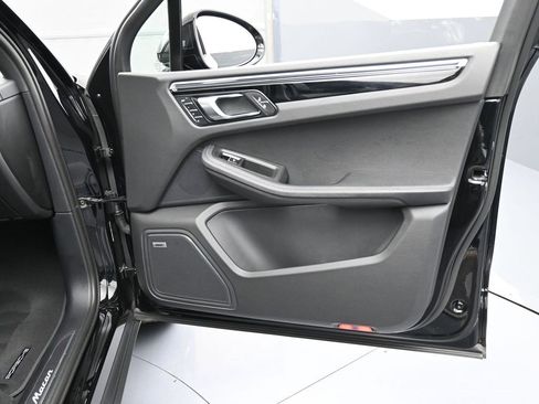 Certified 2024 Porsche Macan image 29