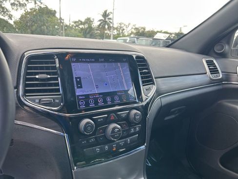 Used 2019 Jeep Grand Cherokee Limited image 11