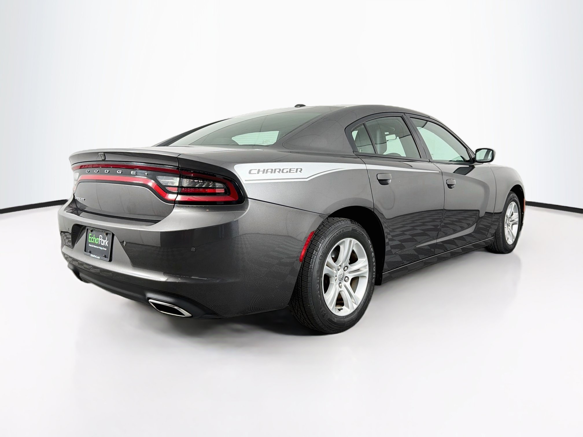 Used 2021 Dodge Charger SXT w/ Leather Interior Group RWD image 9