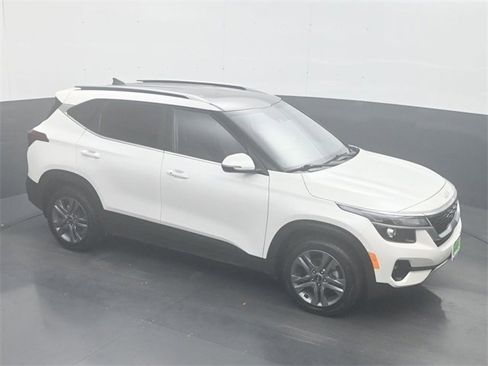 Used 2023 Kia Seltos S w/ Navigation Package image 19