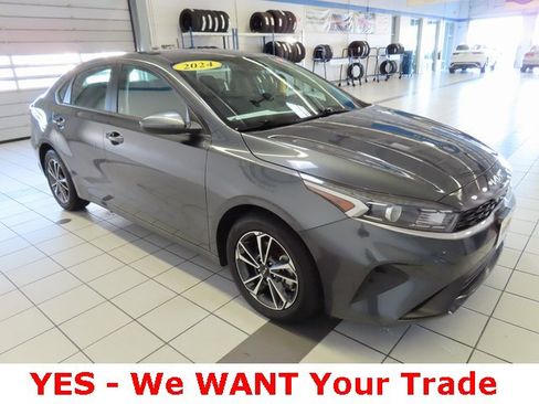 Used 2024 Kia Forte LXS image 16