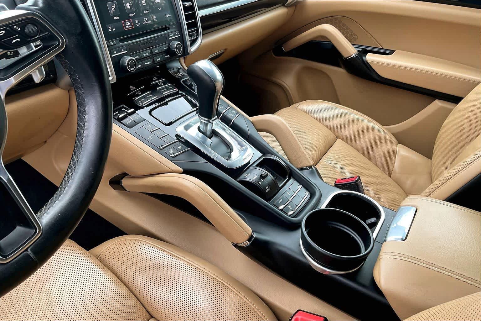 Used 2018 Porsche Cayenne AWD/4WD image 15