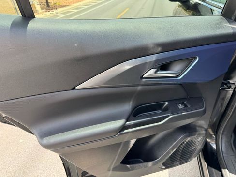 Used 2025 Chevrolet Equinox EV LT FWD image 21
