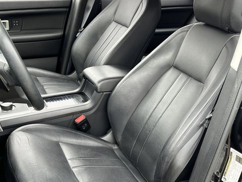 Used 2018 Land Rover Discovery Sport HSE image 5