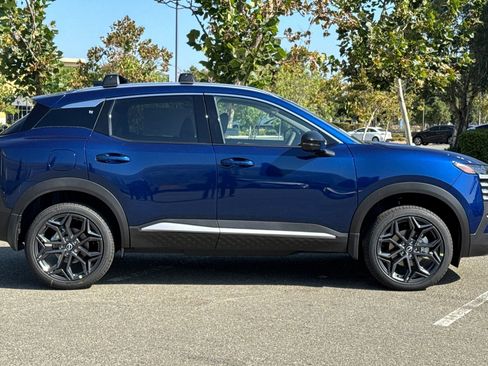 New 2026 Nissan Kicks SR image 3