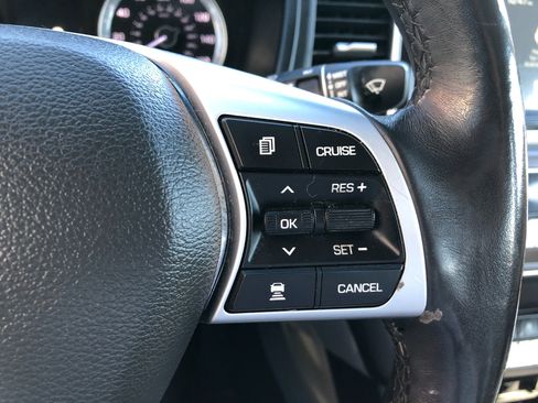 Used 2019 Hyundai Sonata Limited image 16