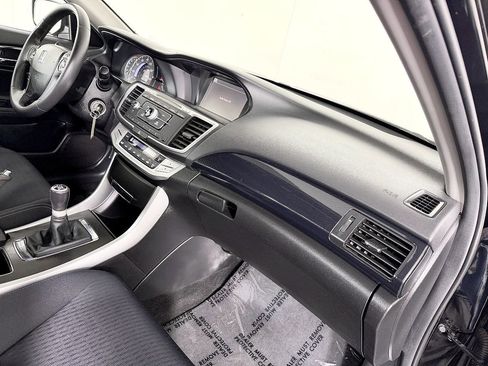 Used 2015 Honda Accord Sport image 38