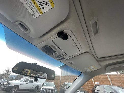 Used 2010 Subaru Forester 2.5X Premium image 15