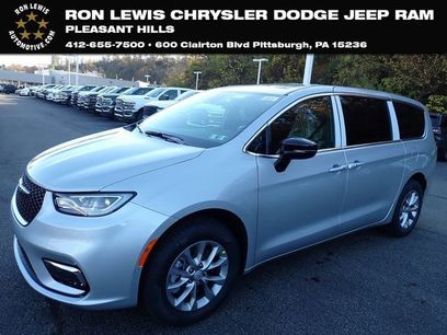 New 2026 Chrysler Pacifica Select