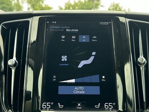 Used 2021 Volvo XC60 T6 Momentum w/ Premium Package image 20