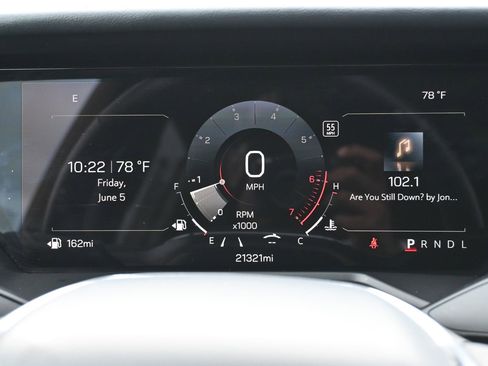 Used 2026 GMC Acadia Elevation w/ Elevation Premium Package FWD image 13