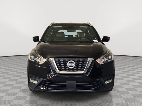Used 2020 Nissan Kicks SR w/ SR Premium Package FWD image 3