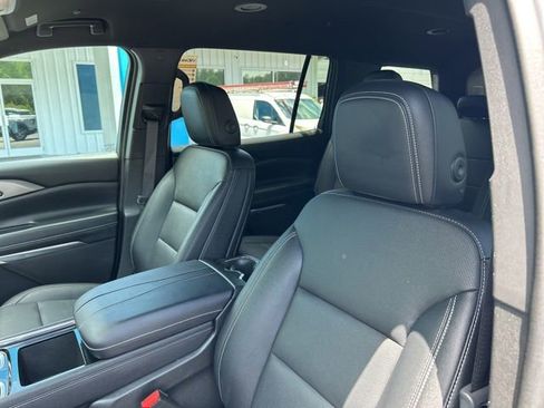 Used 2026 Chevrolet Traverse LT AWD/4WD image 11