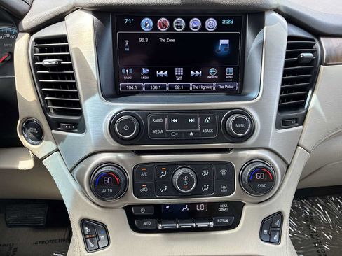 Used 2019 GMC Yukon Denali AWD/4WD image 12