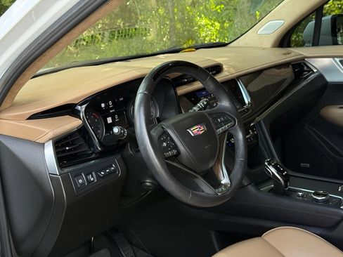 Used 2023 Cadillac XT6 Premium Luxury w/ Platinum Package FWD image 10