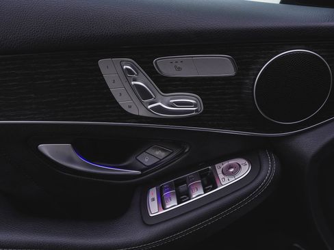 Used 2022 Mercedes-Benz GLC 300 GLC 300 image 10