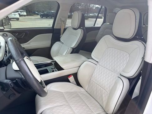 Used 2022 Lincoln Aviator Black Label w/ Dynamic Handling Package image 10