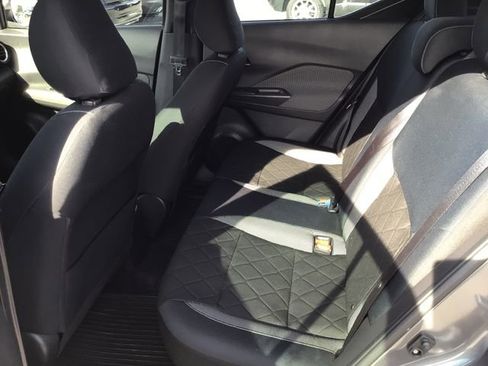 Used 2018 Nissan Kicks SV image 35