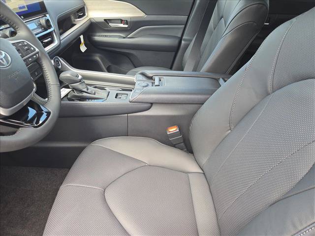 New 2026 Toyota Grand Highlander FWD image 4