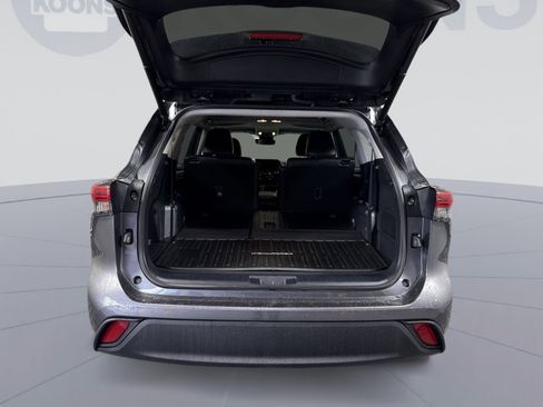Used 2023 Toyota Highlander XLE FWD image 26