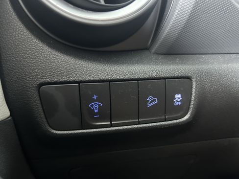 Used 2022 Hyundai Kona Limited image 34